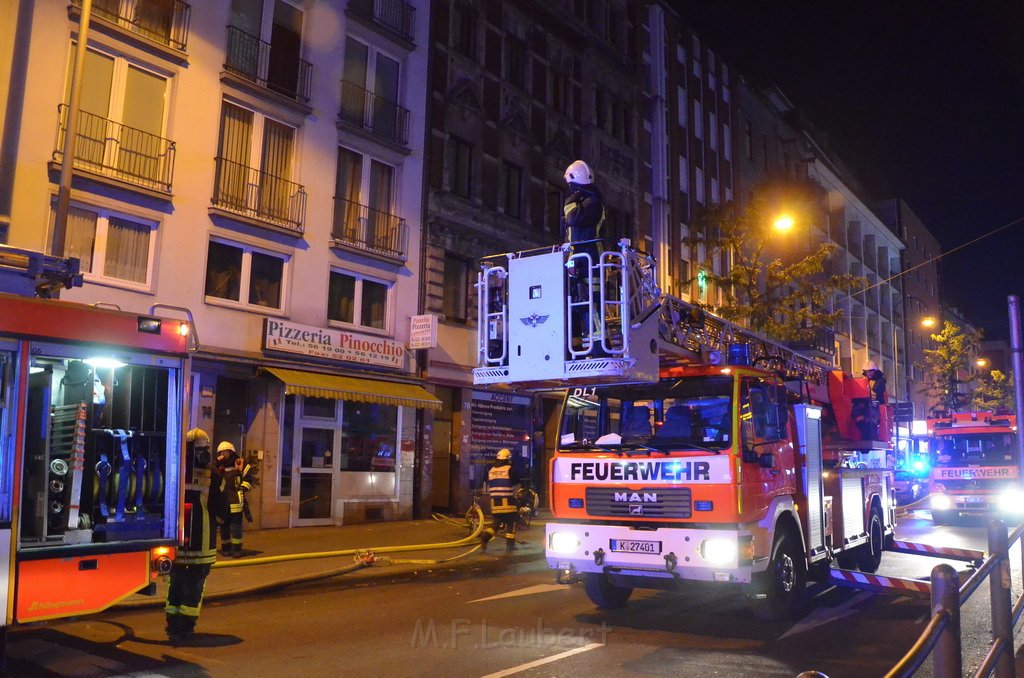 Feuer 2 Koeln Neustadt Sued Aachenerstr P13.JPG - Miklos Laubert